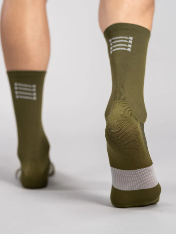 MEDIAS CLASICAS OLIVE