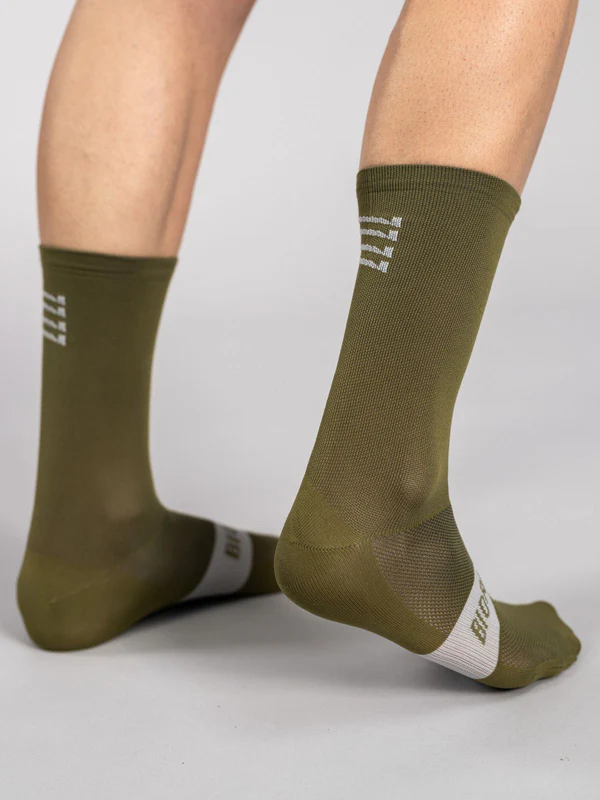 MEDIAS CLASICAS OLIVE